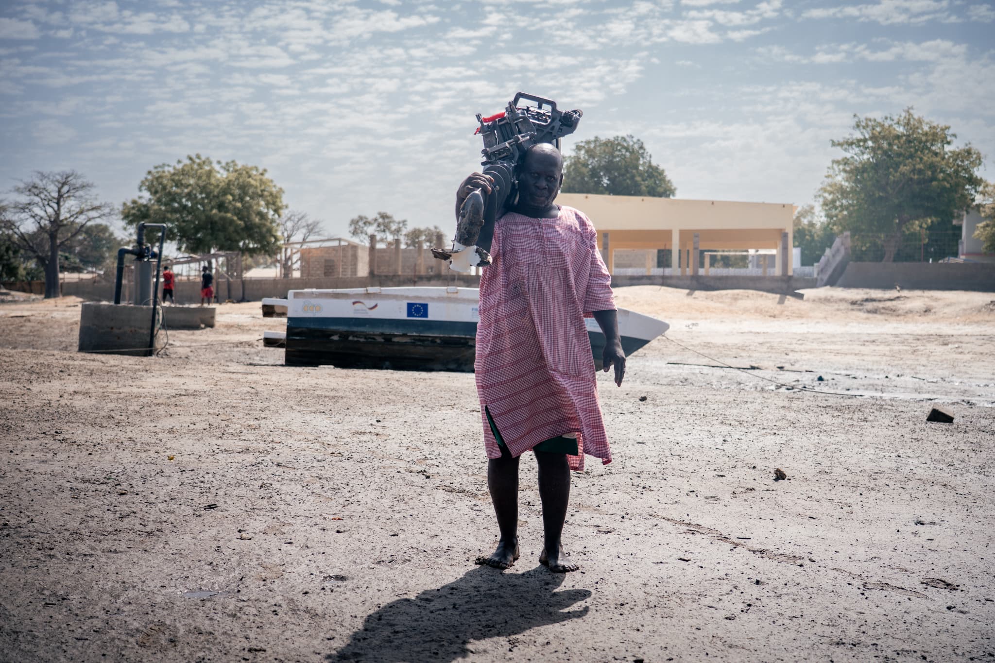 Un membre d'une communauté partenaire sur le terrain